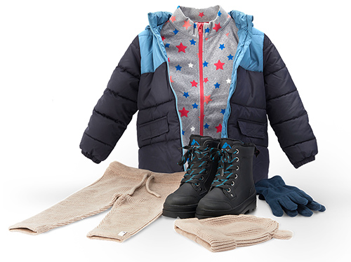 Varme klær til barn som leveres fra UNICEF.