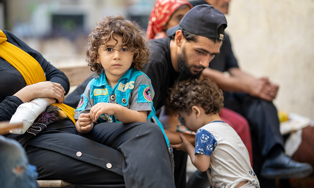 Gutt på flukt med familien Libanon