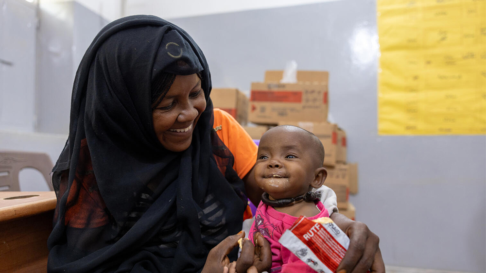 Mor gir datter på 7 måneder nødmat i Sudan