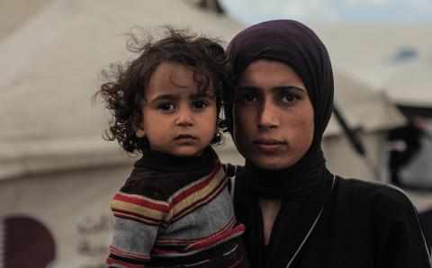 Mor og barn Gaza vinter25