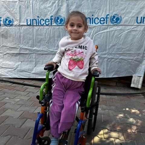 Jente i rullestol i Gaza 2026