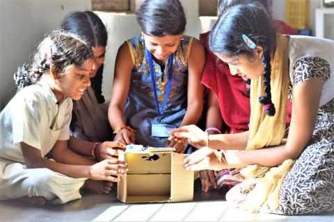 UNICEF planlegger og har allerede satt i gang flere initiativer for at skolegang gjøres digitalt