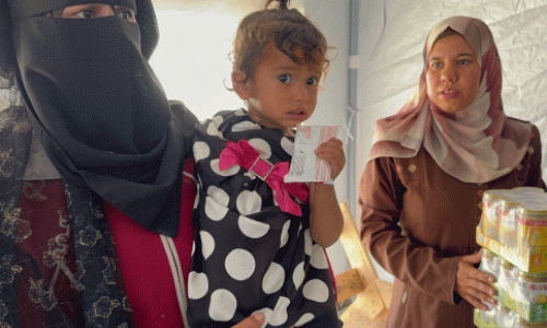 Jente med RUTF Gaza 2025